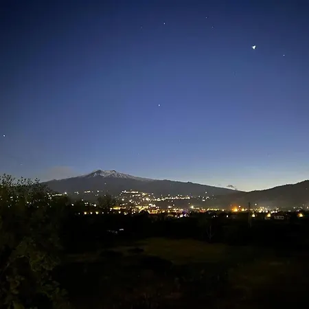 With View Of Volcano Etna, 200 M From Beach & Private Garage Apartment Giardini Naxos